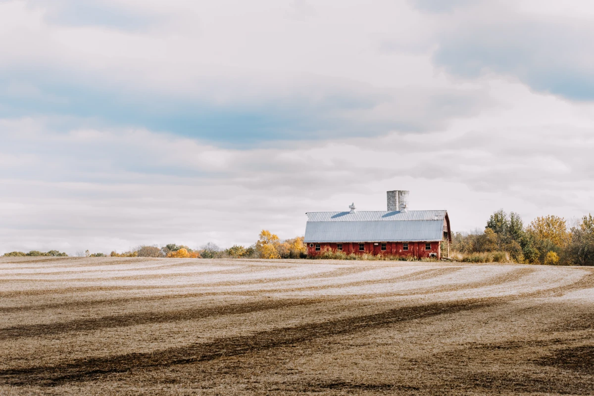 Contester le retrait d'un permis d'exploitation agricole : guide juridique complet
